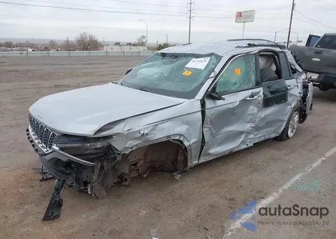 2024 Jeep Grand Cherokee Laredo 4X2 из США, поврежденный, VIN 1C4RJGAG5R8504857